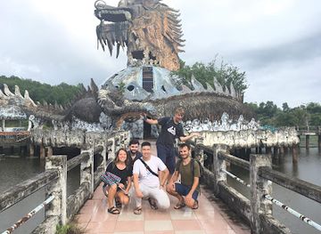 vietnam/hue/phu-huong/landmark/your-my-local-tours