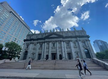canada/lanaudiere/landmark/historical-plaque-la-basilique-cathedrale-marie-reine-du-monde