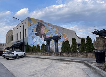 alabama/decatur/landmark/pineapples