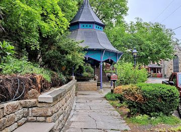 arkansas/eureka-springs/landmark/crescent-spring