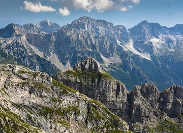 montenegro/lakes-of-plav/landmark/zla-kolata