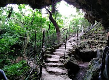 japan/okinawa/landmark/todoroki-cavern