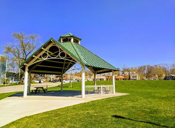 michigan/saugatuck/landmark/coghlin-park