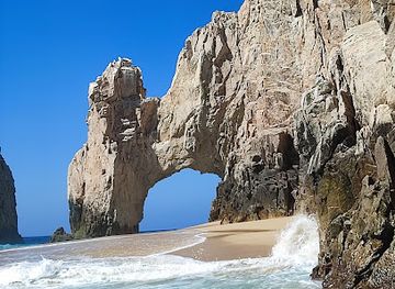 mexico/cabo-san-lucas/landmark/plaza-bonita