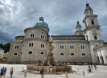 austria/flachgau/landmark/salzburg-residence