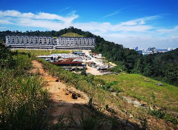 malaysia/central-region/landmark/bukit-kiara-hill-walk