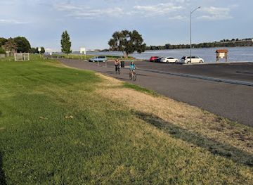 washington/kennewick/landmark/tri-city-water-follies