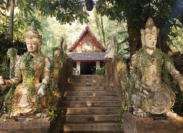 thailand/chiang-mai/landmark/wat-pha-lat-hike-monk-s-trail