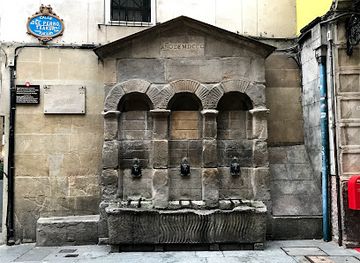 spain/bilbao/landmark/fountain-of-dogs
