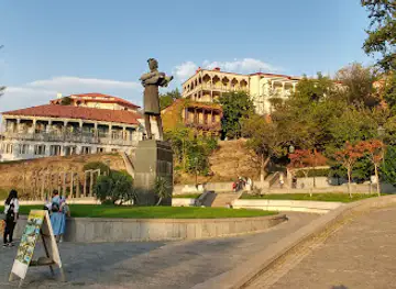Baratashvili Bridge Bronze Statues