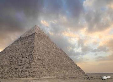 egypt/cairo/landmark/pyramid-of-khafre