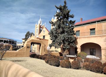 new-mexico/albuquerque/landmark/visit-albuquerque-visitor-information-center