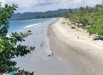 indonesia/sulawesi/landmark/taipa-beach