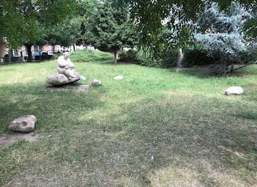 hungary/transdanubia/landmark/lazar-ervin-emlekmu