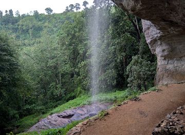sri-lanka/kitulgala/landmark/belilena-cave