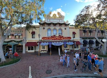 california/anaheim/downtown-disney-district/landmark/the-disneyland-story-presenting-great-moments-with-mr-lincoln