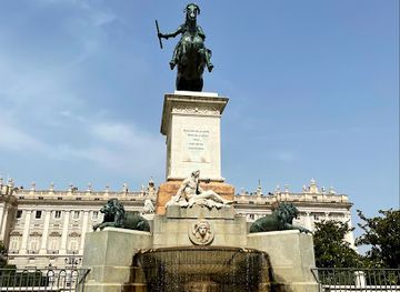 spain/madrid/landmark/monument-to-felipe-iv