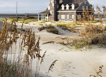 north-carolina/outer-banks/landmark/oregon-inlet-life-saving-station