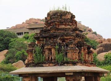 india/hampi/landmark/krishna-sante-street
