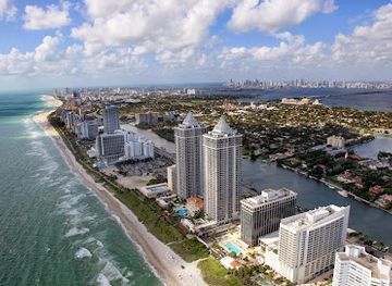 florida/orlando-theme-parks/landmark/gray-line-orlando-tours