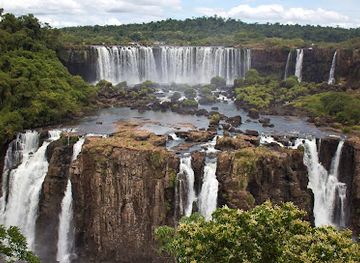 argentina/iguazu-national-park/landmark/paseos-de-luna-llena-en-las-cataratas-del-iguazu