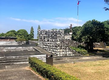 philippines/central-luzon/landmark/filipino-heroes-memorial