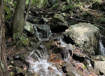 canada/lanaudiere/landmark/waterfall-st-hilaire
