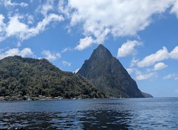 saint-lucia/anse-la-raye/landmark/jj-s-speed-boat-tour