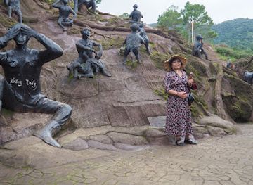 vietnam/dalat/valley-of-love/landmark/khu-trung-bay-tuong-sap