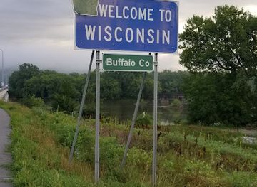 minnesota/winona/landmark/welcome-to-wisconsin