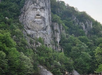 romania/mehedinti/landmark/rock-sculpture-of-decebalus