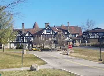 ohio/punderson-state-park/landmark/punderson-manor-resort