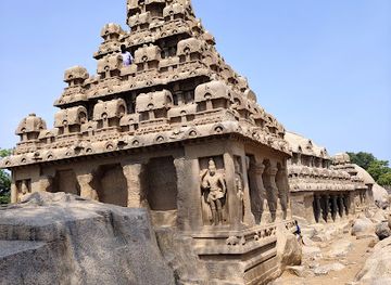 india/mahabalipuram/landmark/mahabalipuram-stone-carving
