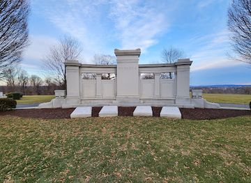 pennsylvania/hershey/landmark/grave-of-milton-hershey