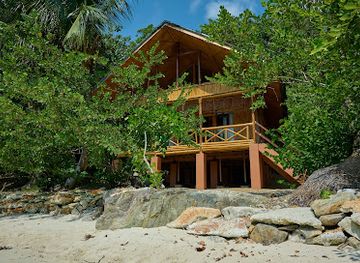 indonesia/riau-islands/landmark/tenggiling-island