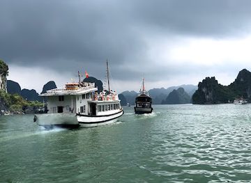 vietnam/ha-long/tuan-chau-island/landmark/ben-pha-tuan-chau