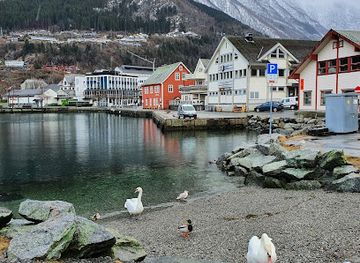 norway/trolltunga/landmark/netflix-steinen