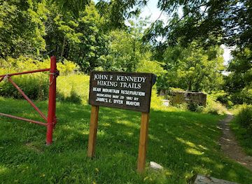 connecticut/bear-mountain-state-park/landmark/bear-mountain-reservation