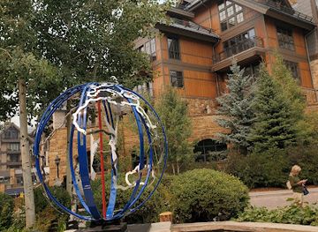 colorado/vail/landmark/piece-art-gallery