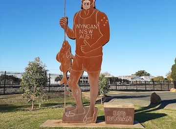 australia/outback/landmark/the-big-bogan