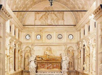 croatia/trogir/landmark/chapel-of-st-john-of-trogir