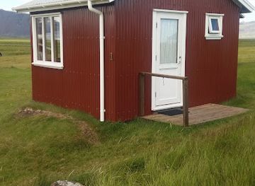 iceland/skaftafell-national-park/landmark/lambhus-glacier-view-cabins-by-vatnajokull-national-park