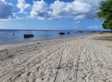 mauritius/pointe-aux-piments/landmark/balaclava-public-beach