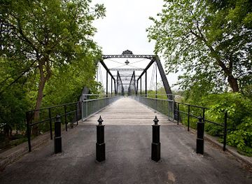 texas/new-braunfels/landmark/new-braunfels-visitor-information-center