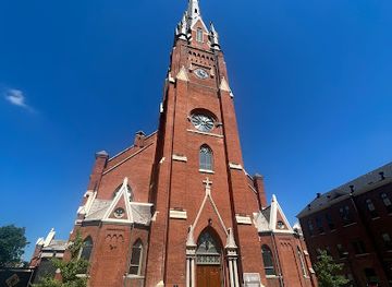 iowa/driftless-area/landmark/steeple-square
