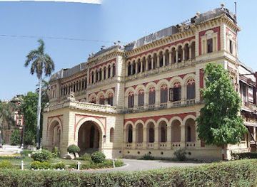 india/vadodara/landmark/makarpura-palace