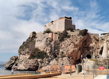 gibraltar/rosia-bay/landmark/camp-bay-gibraltar
