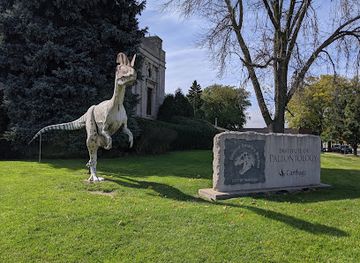 wisconsin/kenosha/landmark/dinosaur-discovery-museum