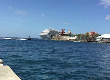curacao/punda/landmark/rosa-de-viento-curacao
