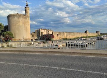france/languedoc-coast/landmark/towers-and-walls-of-aigues-mortes